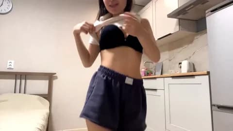 [2026-04-21 18:13] BerryBurstX Show (52m)