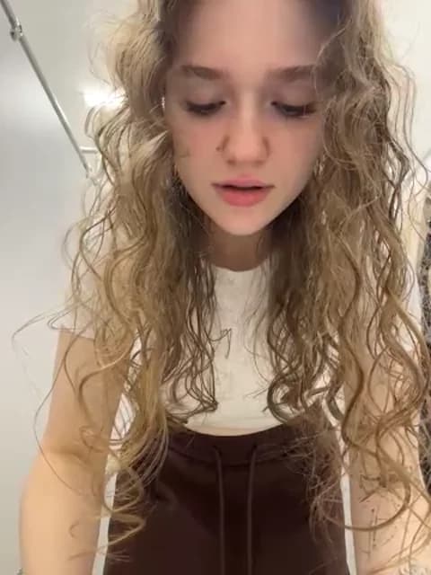 [2026-04-17 05:34] RussianWoman Show (62m)