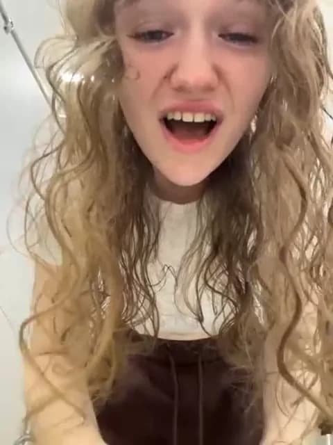 [2026-04-17 05:40] RussianWoman Show (44m)