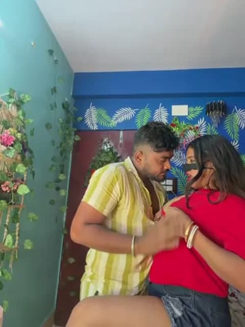 [2026-04-30 18:45] V-Hot-Sweti Show (33m)