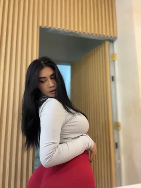 [2026-01-14 24:15] clarachanelricek Show (32m)