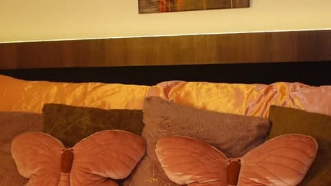 [2026-03-08 01:03] tanyajade88 Show (90m)